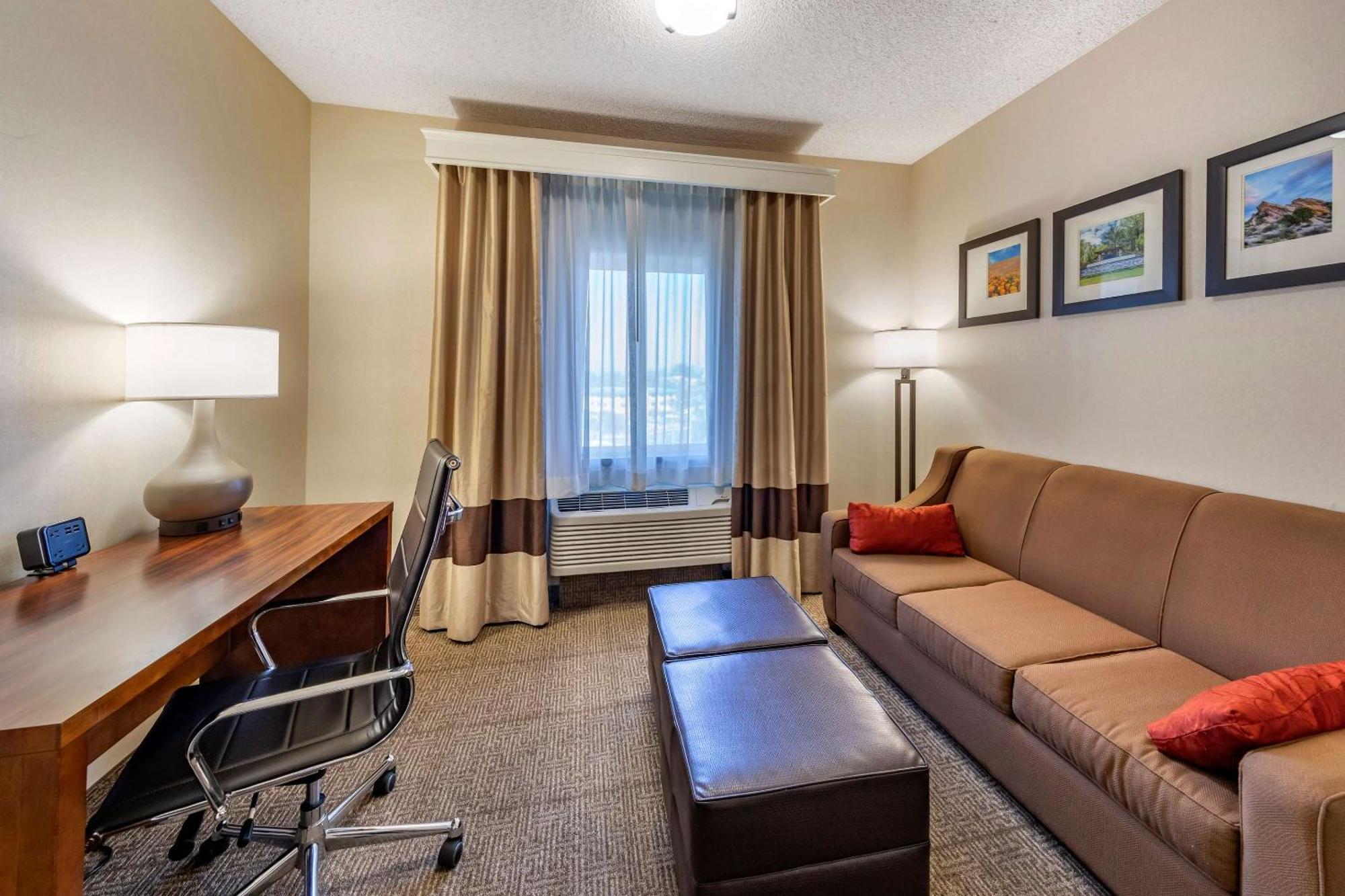 Comfort Suites Near Six Flags Magic Mountain Stevenson Ranch Eksteriør bilde